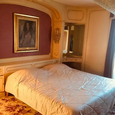 Wunderschoner Seeblick In Cassone Villa